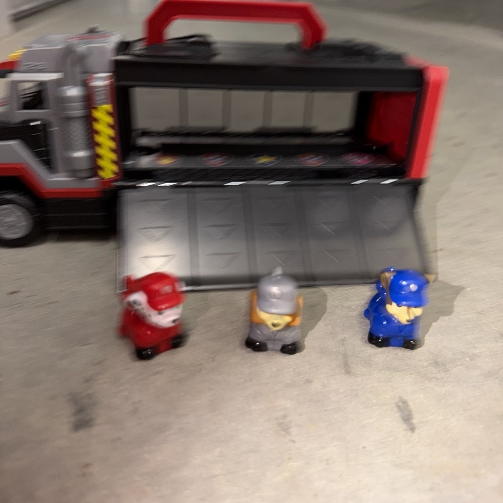 PAW Patrol Transporter Truck Carrier w/ Chase Marshall Zuma Figures